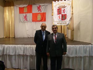 El presidente del Centro, Jorge Alberto Bodega Mañueco (derecha), y el vicepresidente José I. Pérez Pinar tras la asamblea.
