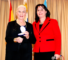 Élida Censato, izquierda, con la presidenta del Patronato, Ana Lorenzo.