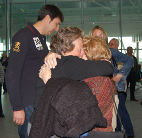 La emoción del reencuentro se vivió un año más en el aeropuerto de Lavacolla.