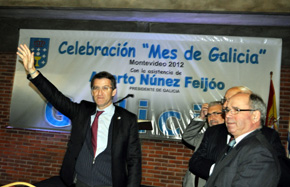 Feijóo llega a la cena con los emigrantes en el Centro Gallego de Montevideo.