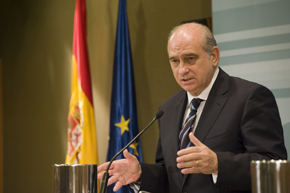 El ministro del Interior, Jorge Fernández Díaz, presentó la propuesta de modificación de la Ley Electoral.
