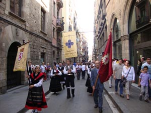 Desfile del Centro Leonés por las calles de Barcelona por la Patrona.