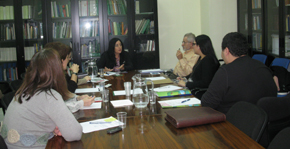 Miembros de FAER con la directora general de Servicios Sociales de la Junta de Andalucía,