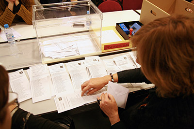 Escrutinio del voto emigrante en la Junta Electoral de Barcelona el pasado miércoles 28 de noviembre.