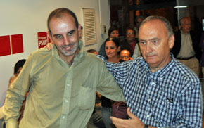 José Antonio Fernández y Javier Vila se saludan.