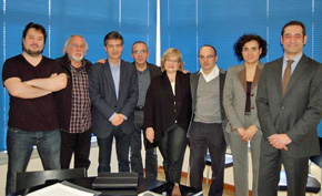 Sergi Marzabal (Catalans al  Món), Oriol Vicente (FIEC), Xavier Tudela (FIEC), Joan Coscubiela  (IU), Esperança Esteve (PSC), Carles Campuzano (CiU), Dolors Montserrat (PP) y asistente parlamentario del PP.