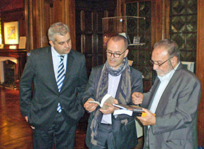 El delegado de la Xunta en Argentina, Alejandro López Dobarro, el conselleiro de Cultura, Xesús Vázquez Abad, y el presidente de la Federación de Asociaciones Gallegas, Paco Lores.