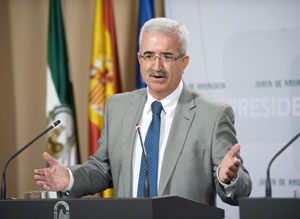 El consejero de Presidencia, Manuel Jiménez, compareció tras el Consejo de Gobierno.