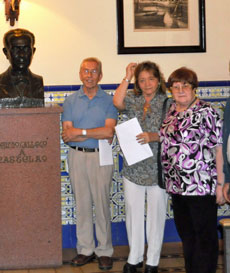 Elena Parajó, primera por la derecha, en un acto de homenaje a Castelao.