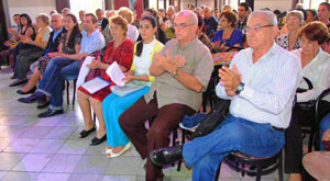 Vista de los asistentes en el Salón ‘Alejandro Casona’ de la FAAC.