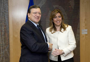 Susana Díaz y el presidente de la Comisión Europea, José Manuel Durâo Barroso, durante su encuentro en Bruselas.