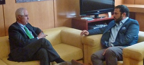El director de Migraciones, Aurelio Miras Portugal, con el presidente de Ajdera, Santos Gastón.