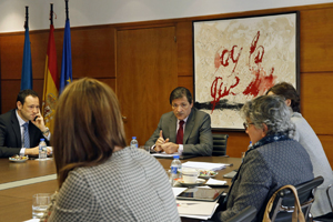 El titular del Ejecutivo asturiano, Javier Fernández, presidió la reunión del Consejo de Gobierno del miércoles 14 de mayo.