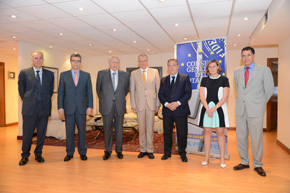 Alfredo Prada (tercero dcha.), a su derecha el presidente del Consejo General del Notariado, José Manuel García Collantes y Sadia Cohen a continuación.