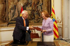 El ministro García-Margallo y la presidenta de Aragón, Luisa Fernanda Rudi.