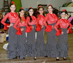 Integrantes del cuerpo de baile de la Agrupación Andaluza de Rosario.