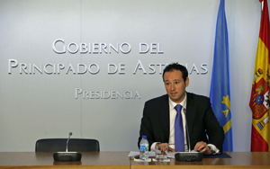 El consejero de Presidencia, Guillermo Martínez, explicó las características de la nueva ley.