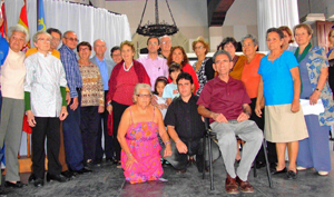 Directivos e invitados que participaron en la celebración por el centenario.