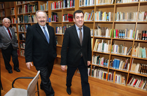 Ramón Villares y Román Rodríguez, en su encuentro en la sede del Consello da Cultura.