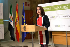 La consejera de Empleo, María Ángeles Muñoz, explicó los datos de paro.
