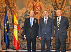 El cónsul Juan Lugo, el embajador Roberto Varela y el cónsul general Manuel Fairén.