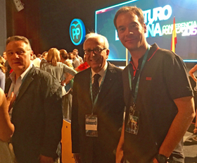 Alfredo Prada, secretario ejecutivo del PP en el Exterior, Samir Victor El Kharrat, presidente del PP en Países Árabes, y Raúl Samper, presidente del PP de España en Ecuador .
