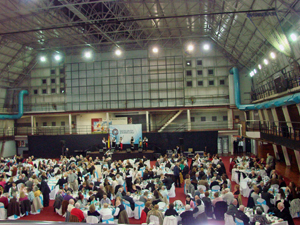 Cientos de personas participaron de la cena celebrada en la sede social del Centro Galicia de Buenos Aires.
