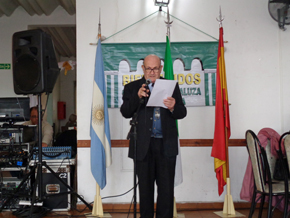 El presidente de la entidad, Agustín Requena, dirigiéndose al público.