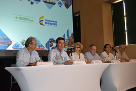 El ministro José Manuel Soria en uno de los encuentros empresariales en Colombia.