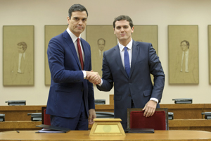 Pedro Sánchez y Albert Rivera firmaron el acuerdo el miércoles 24 de febrero.