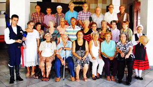 Foto de familia de los emigrantes ‘Asturianos en La Habana 2016’.