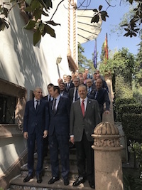 El conselleiro de Economía, Emprego e Industria, Francisco Conde, inició su agenda institucional en México con una reunión con el embajador, José Luis Fernández-Cid, acompañado de toda la delegación empresarial gallega.