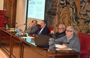 Ramón Villares, el director del Instituto José Cornide, Xosé Fraga, el presidente de la RAG, Víctor F. Freixanes, y Fernando López-Acuña.
