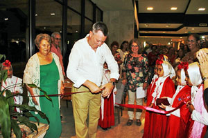 La exposición ‘Travesías…De Madrid a La Habana’ quedó inaugurada por Salvador Cuenca.