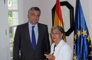 Jesús Silva y la delegada de España Exterior en Venezuela, Marta Aguirre.