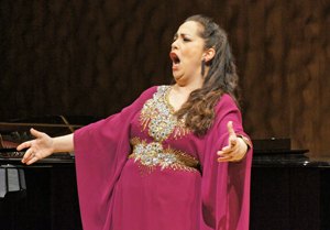 La soprano gallega Laura Alonso Padín actuó en el Centro Gallego ...