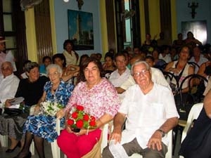 Guilermina Hernández y Carmelo González durante la celebración en La Habana.