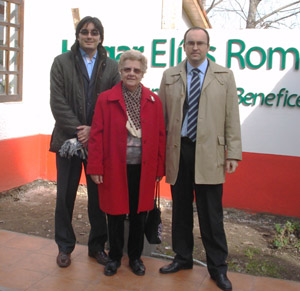 Pavón, Espisúa y Julio Olmos en el Hogar ‘Elías Romero’.