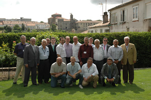 Foto de familia de la Comisión Delegada del Consello de Comunidades Galegas, reunida en Santiago.