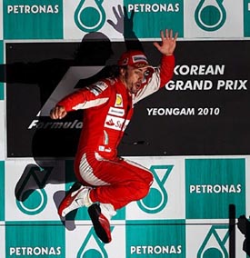 Fernando Alonso en el podio del Gran Premio de Corea.