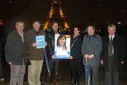 Acto de inicio de campaña celebrado por el PP en París.