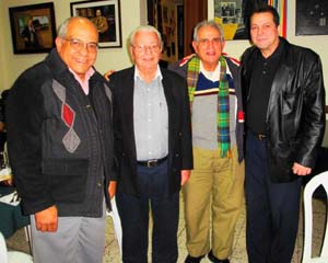 Carmelo González junto a quien fuera alcalde de la capital, Pedro Chávez, y al ex titular del INDER, Humberto Rodríguez. (3º y 4º por la dcha).