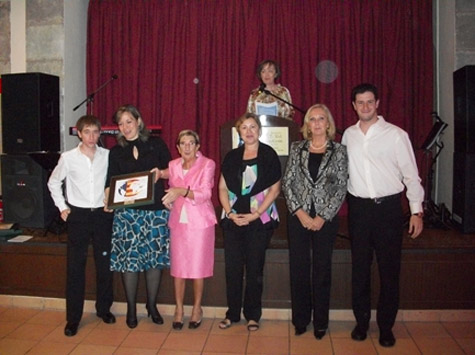 El Centro Valenciano de San Juan recibió el Premio Mariano Martínez por su taller fallero infantil.