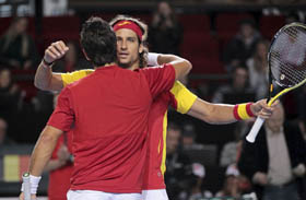 Feliciano López y Fernando Verdasco lograron en el partido de dobles el punto de la victoria para España.