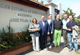 Alfredo Prada en la Residencia de Ancianos de la Asociación Española de Beneficencia ‘José Pujol Martí’.