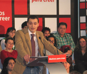 Marco Ferrara en un acto de la Federación Socialista Asturiana.