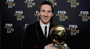 Leo Messi con el Balón de Oro 2011.