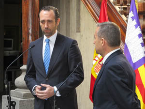 Los presidentes José Ramón Bauzá y Paulino Rivero.