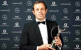 El presidente del Barcelona, Sandro Rosell, recibió el Premio Laureus.