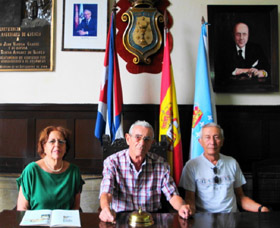 Sofía Rolán Nuñez, Alfredo Gómez y Valentín López durante la conferencia.